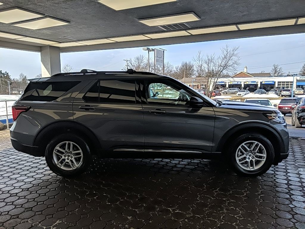 Certified 2025 Ford Explorer Active image 4