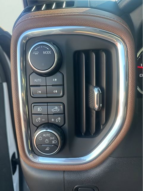Used 2023 Chevrolet Silverado 2500 High Country AWD/4WD image 30