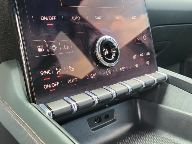 Used 2026 GMC Terrain AT4 AWD/4WD image 14