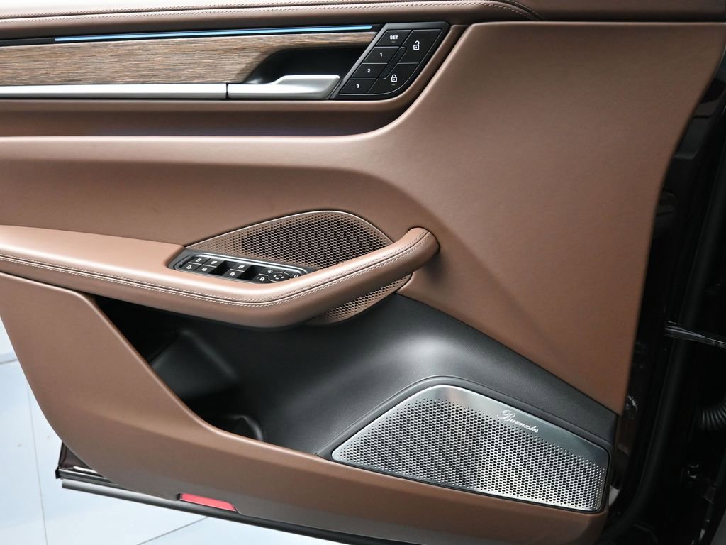 Certified 2025 Porsche Macan 4 Electric image 23