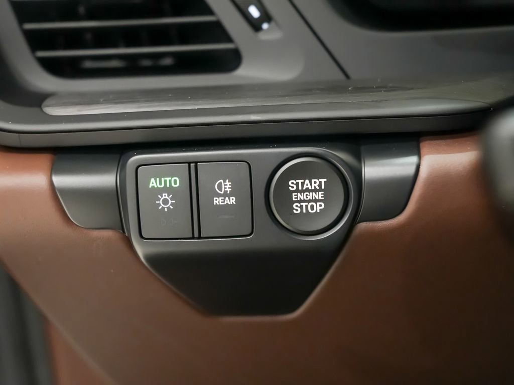 Certified 2025 Porsche 911 Carrera 4 GTS AWD/4WD image 22
