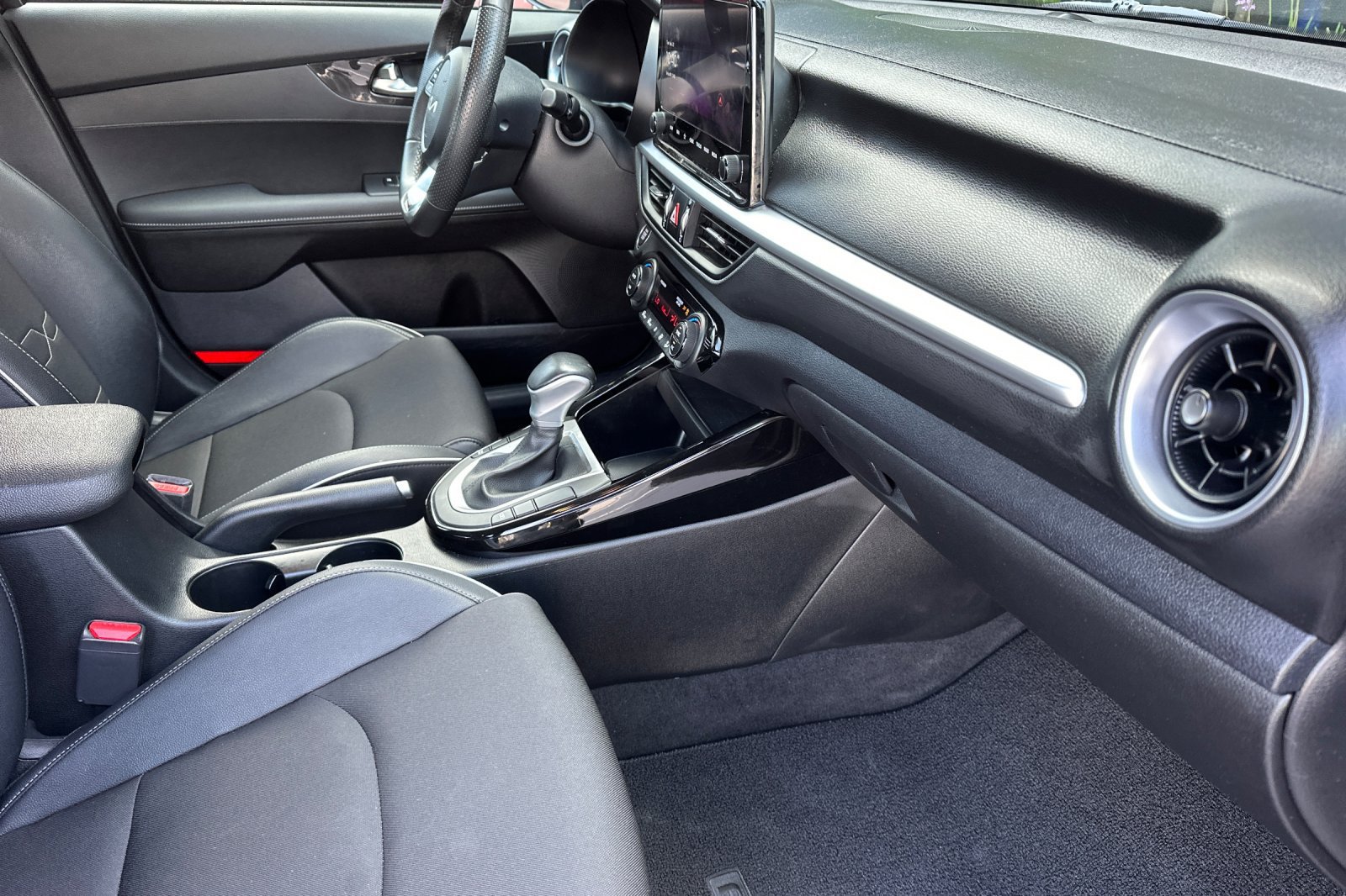 Certified 2023 Kia Forte GT-Line FWD image 18