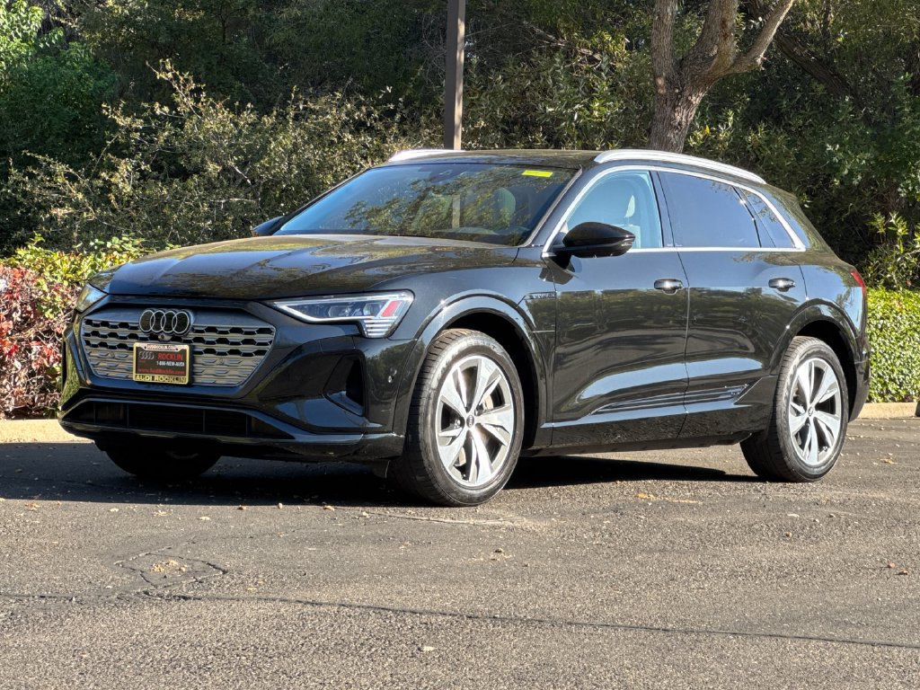 Used 2024 Audi Q8 e-tron Premium Plus w/ Premium Plus Package AWD/4WD image 11