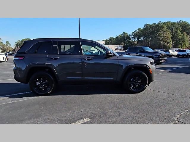 New 2026 Jeep Grand Cherokee Altitude image 35