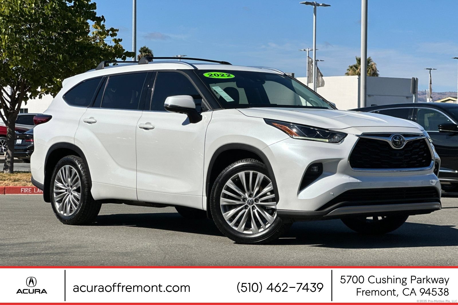 Used 2022 Toyota Highlander Platinum FWD image 1