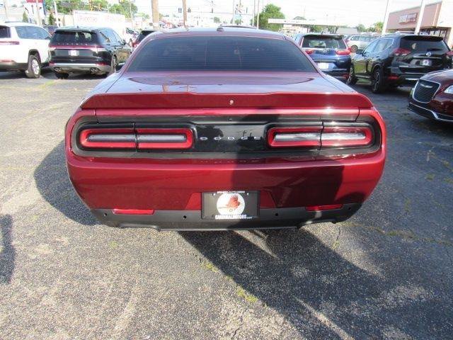 Used 2021 Dodge Challenger SXT w/ Driver Convenience Group RWD image 10