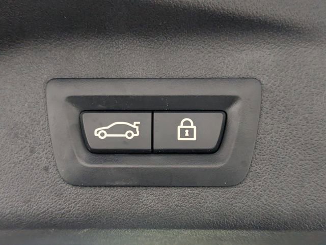 Used 2021 BMW X7 M50i image 31