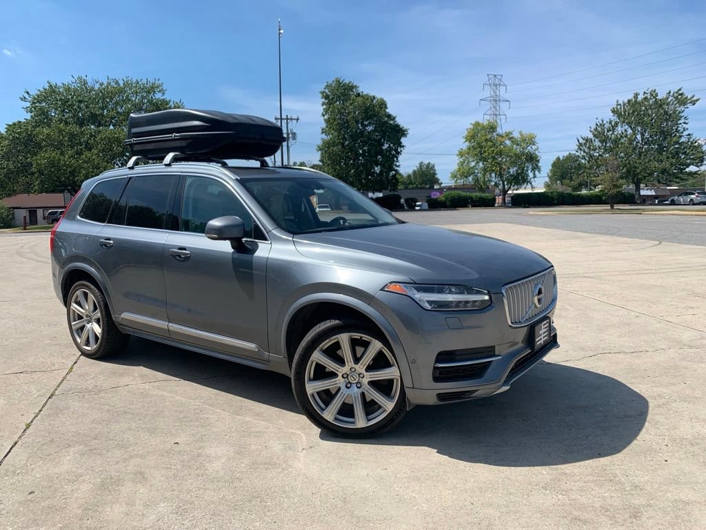 Used 2017 Volvo XC90 T8 Inscription w/ Vision Package AWD/4WD image 2