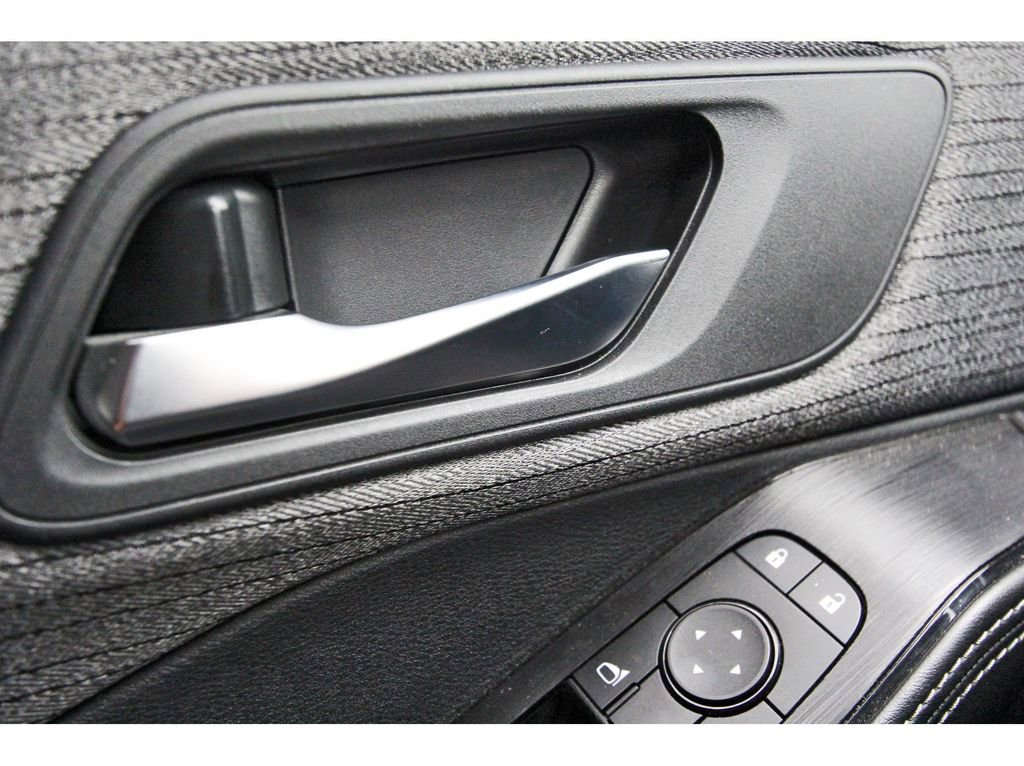 Used 2023 Nissan Rogue SV image 16