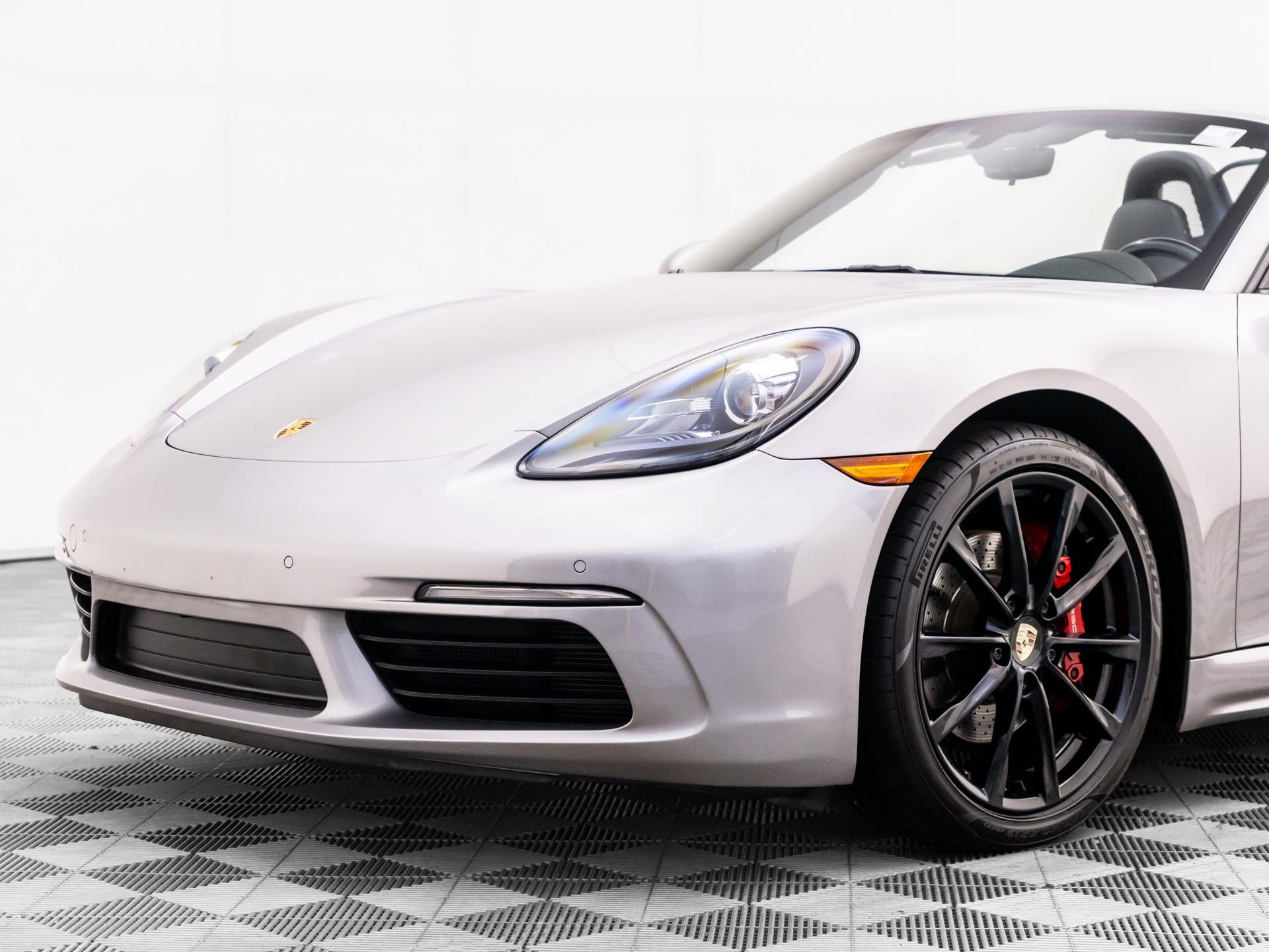 Used 2017 Porsche 718 Boxster S RWD image 34