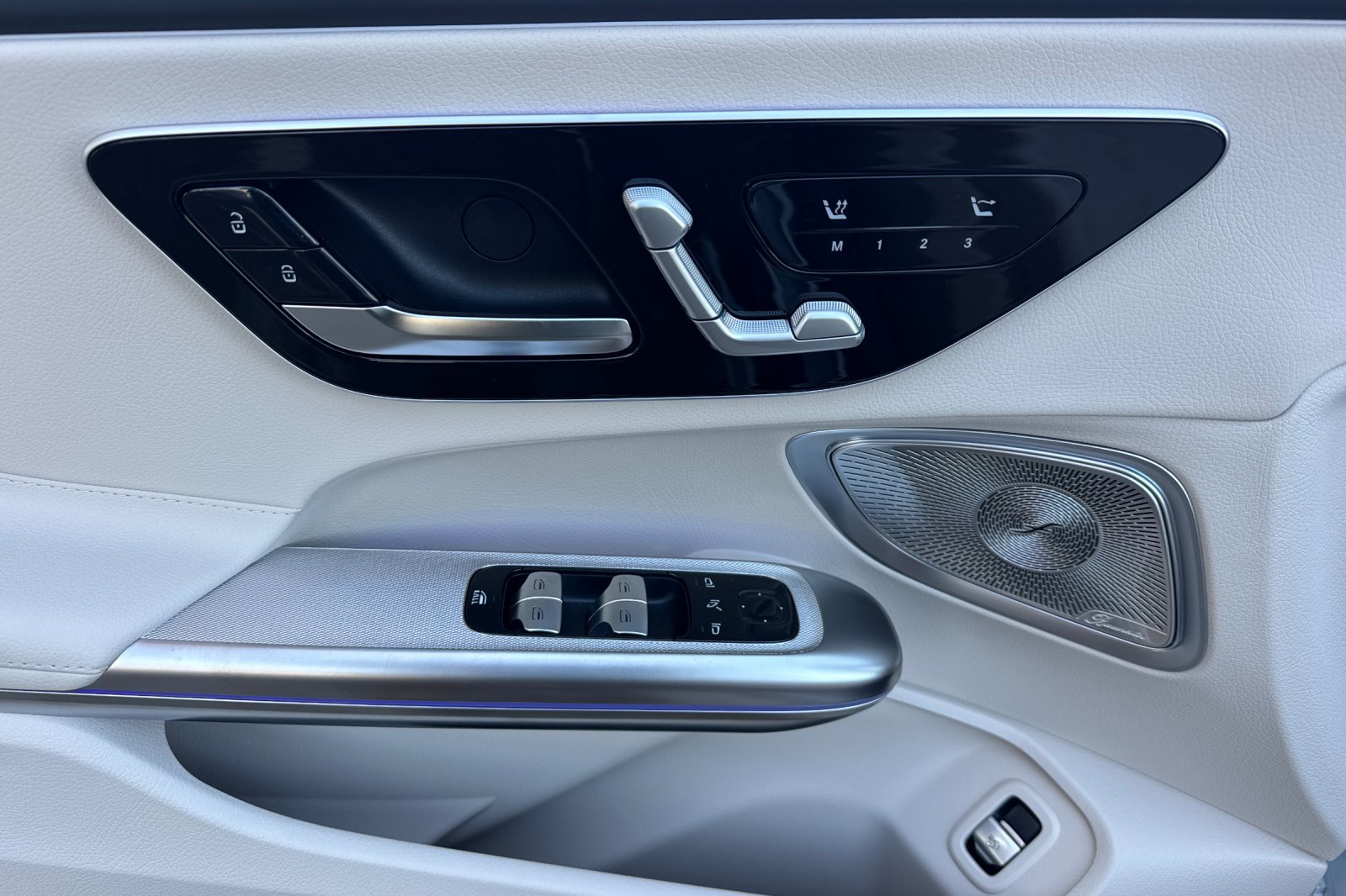 New 2027 Mercedes-Benz CLE 300 4MATIC Cabriolet image 12