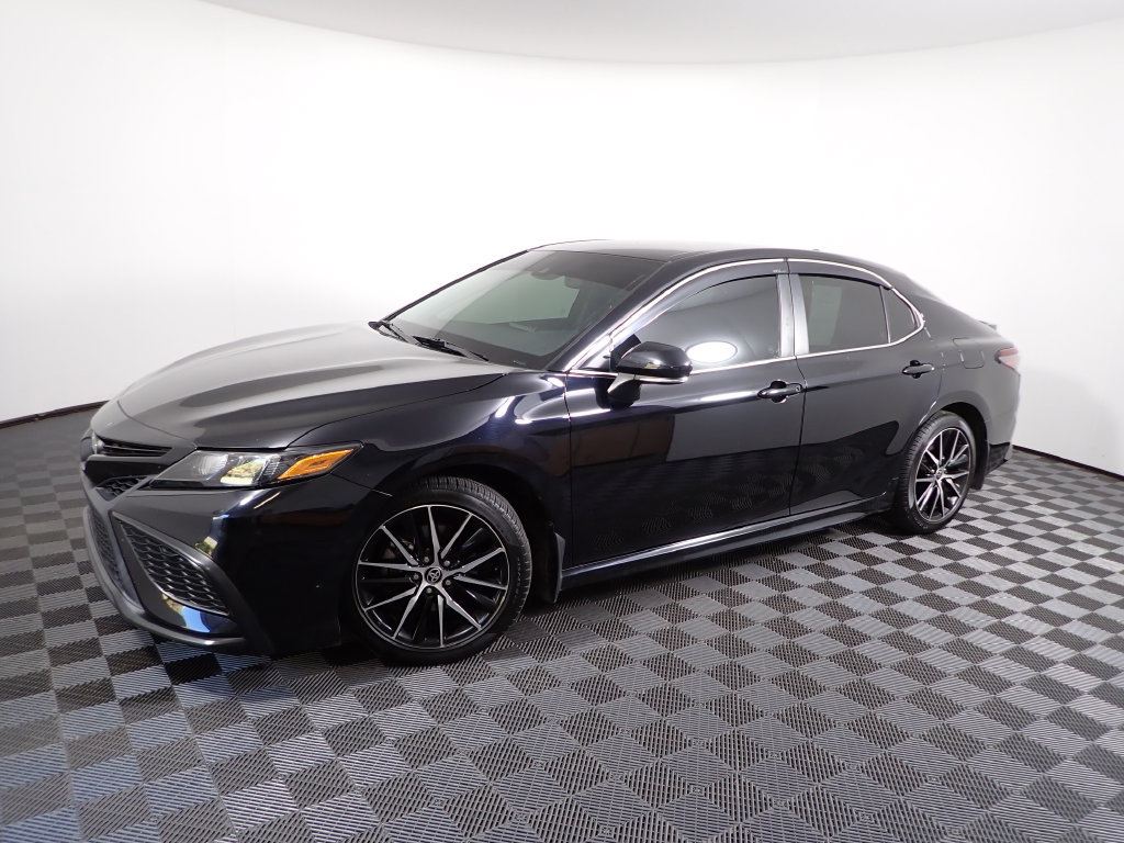 Used 2022 Toyota Camry SE w/ Convenience Package FWD image 8