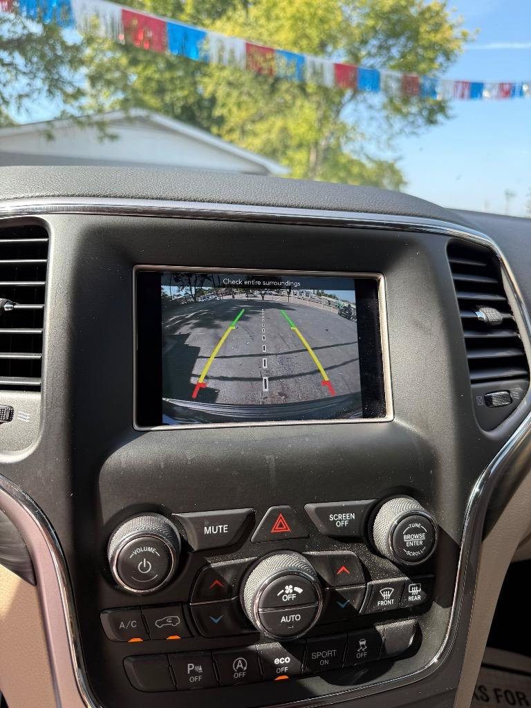 Used 2019 Jeep Grand Cherokee Laredo RWD image 18