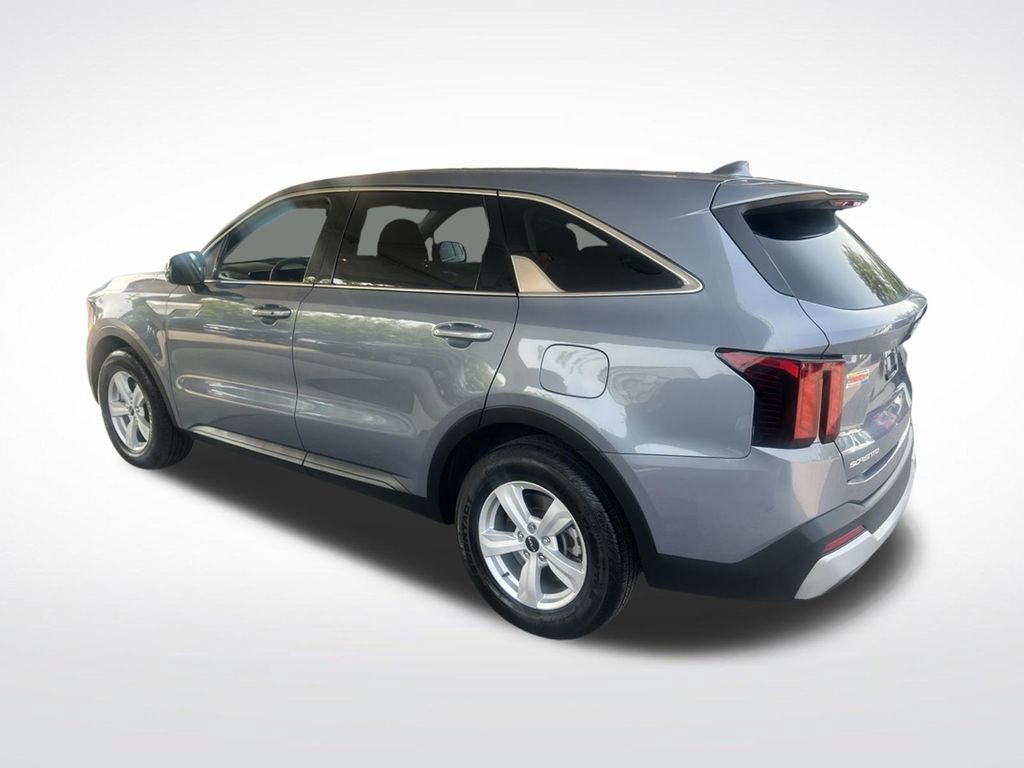 Certified 2024 Kia Sorento LX FWD image 42