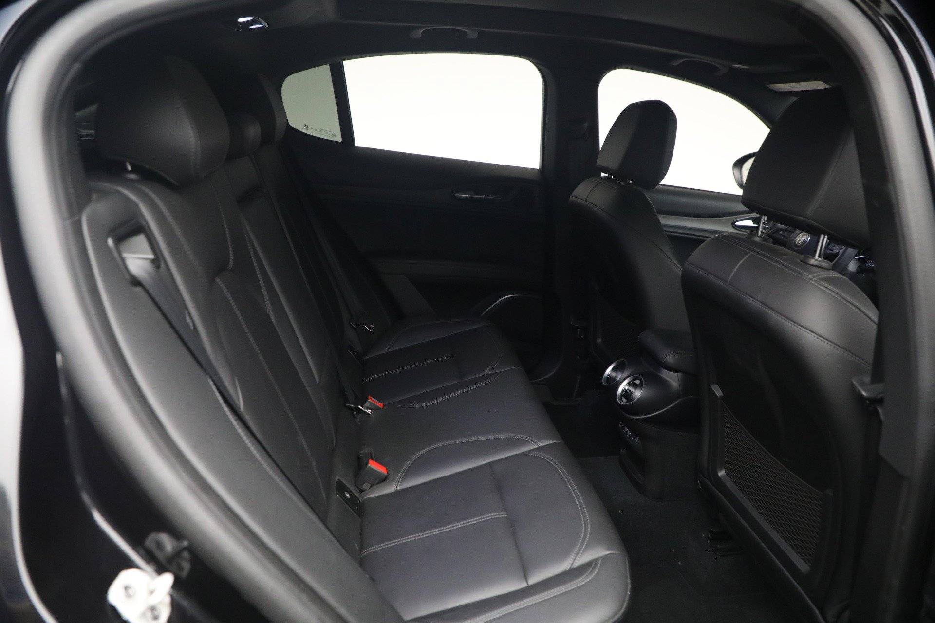 Used 2022 Alfa Romeo Stelvio Ti AWD/4WD image 20