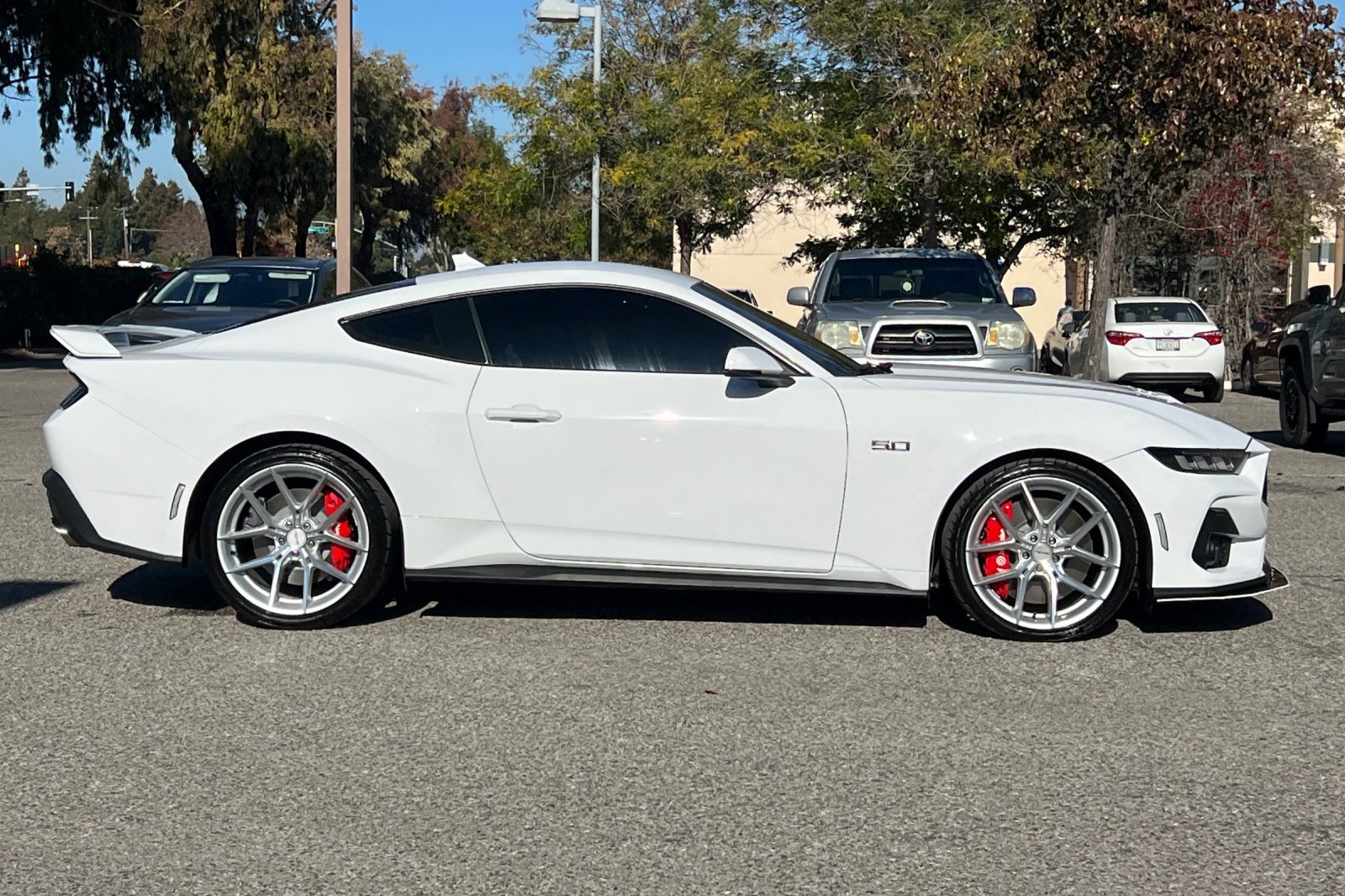Used 2024 Ford Mustang GT Premium image 3