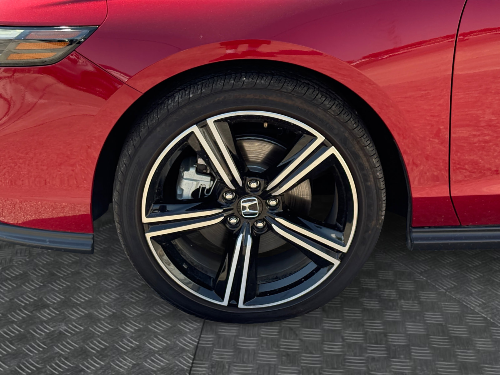 Used 2025 Honda Accord Sport image 9