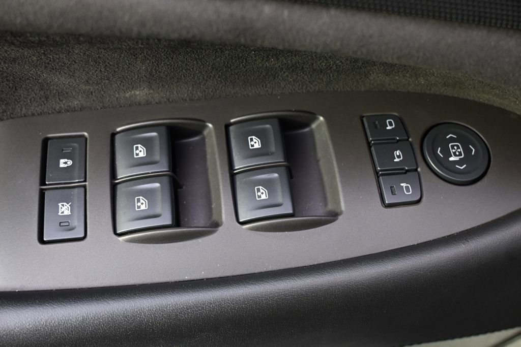 Used 2017 Cadillac Escalade ESV Platinum image 24