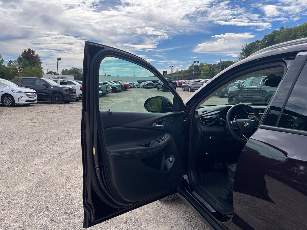 Used 2021 Buick Encore GX Essence AWD/4WD image 15