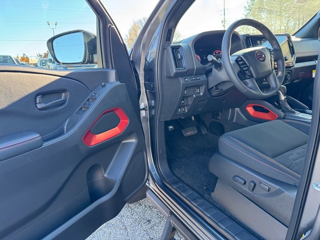 New 2026 Nissan Frontier PRO-4X w/ Pro-4x Convenience Package image 14
