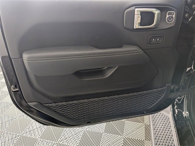 Used 2021 Jeep Wrangler Unlimited Sahara w/ Cold Weather Group image 10