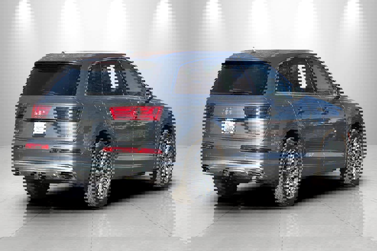 Used 2017 Audi Q7 3.0T Premium Plus w/ Premium Plus Package image 2