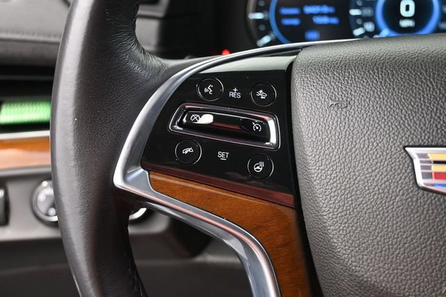 Used 2020 Cadillac Escalade Luxury w/ Escalade Sport Edition AWD/4WD image 31