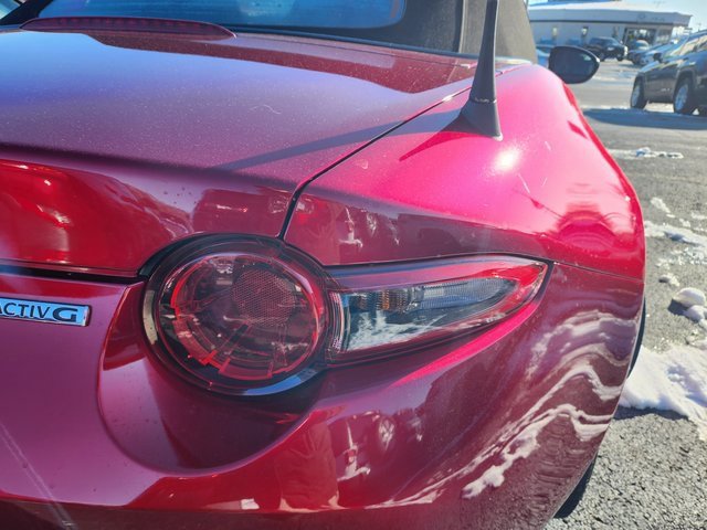 Used 2022 MAZDA MX-5 Miata Grand Touring w/ Weather Package image 5