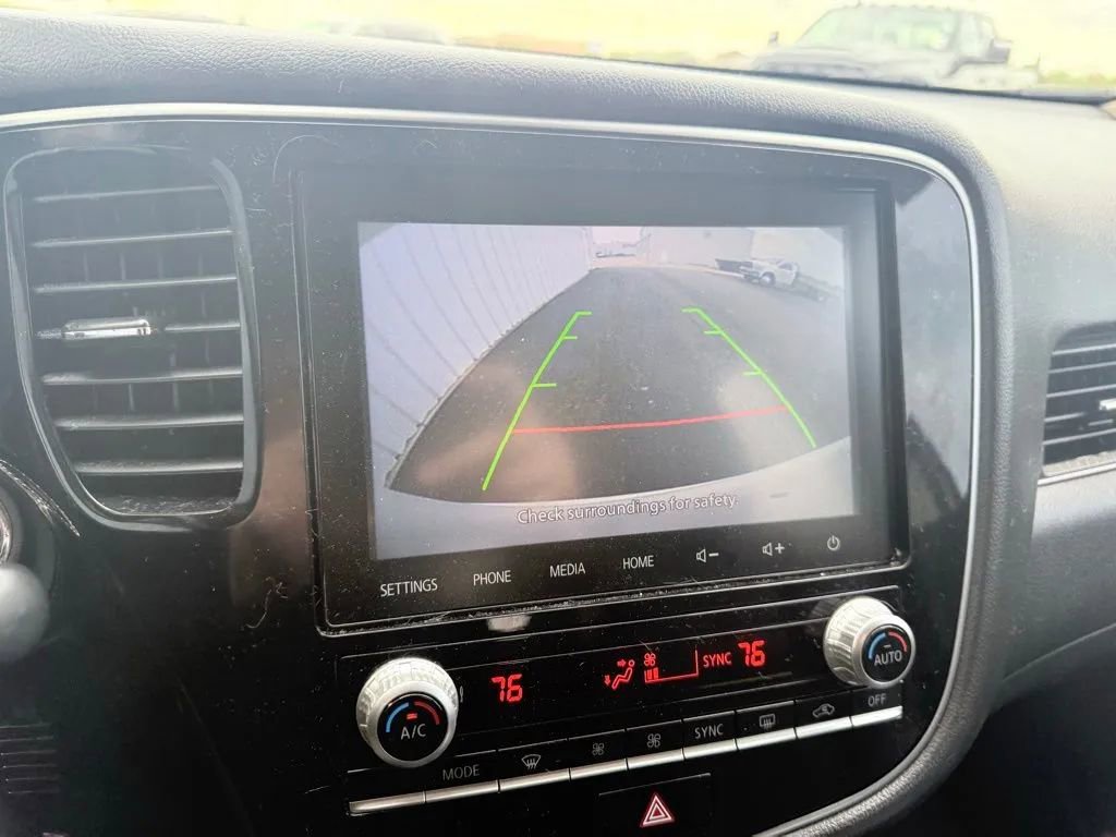 Used 2020 Mitsubishi Outlander SEL AWD/4WD image 17