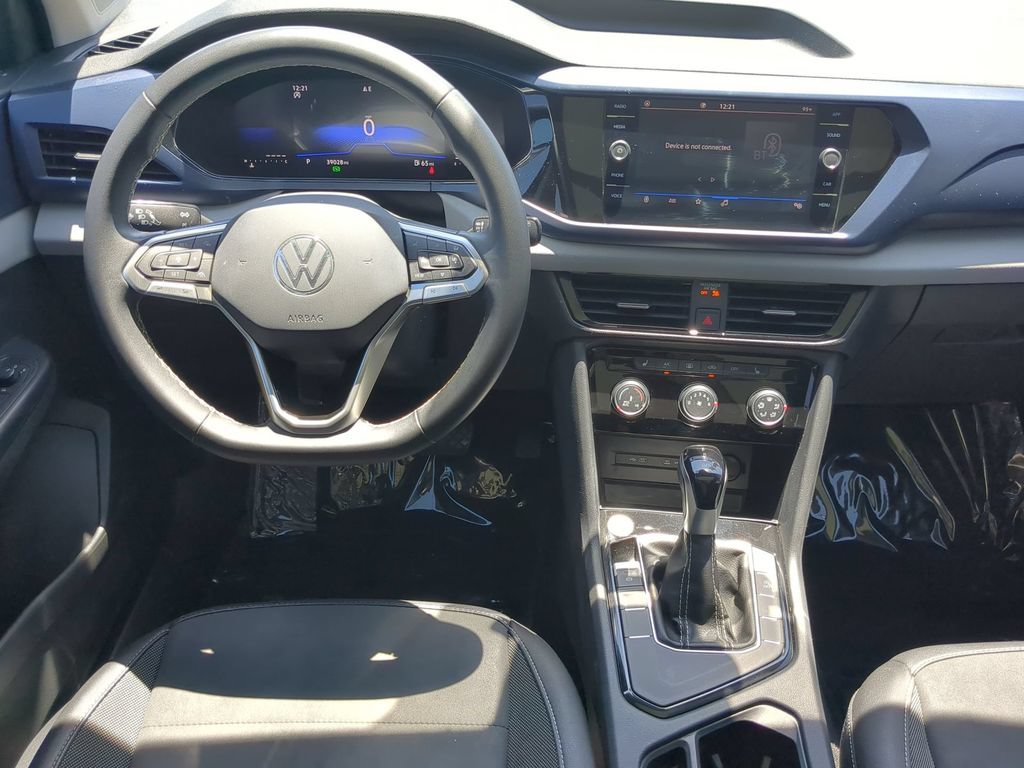 Certified 2023 Volkswagen Taos SE w/ Panoramic Sunroof Package FWD image 15