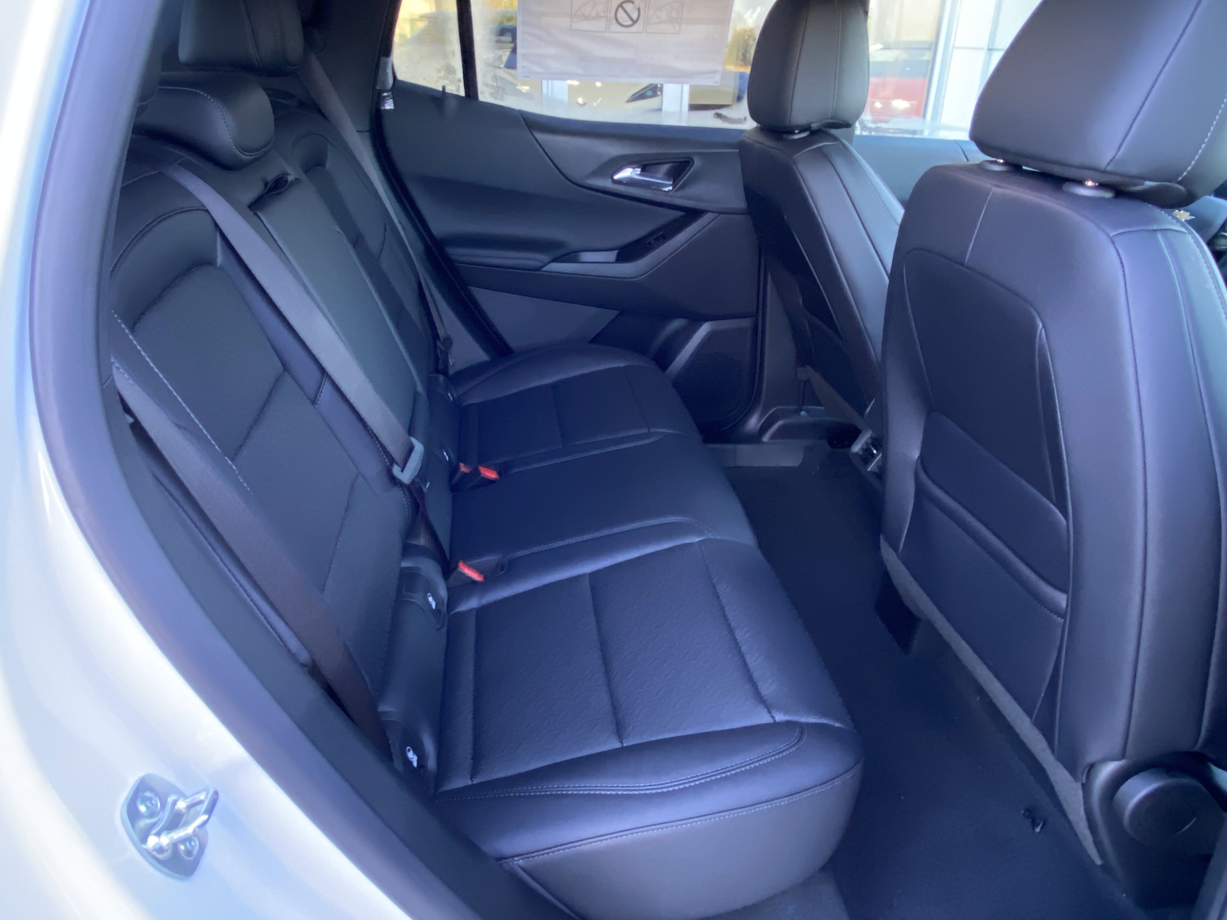 New 2026 Chevrolet Equinox LT w/ Convenience Package II image 9