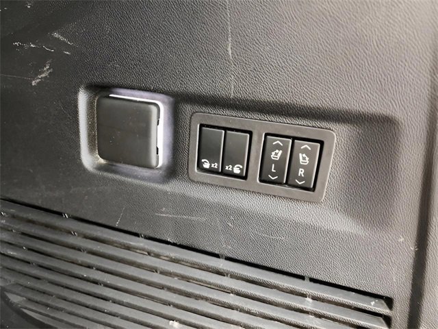 Certified 2024 Chevrolet Suburban Premier image 11
