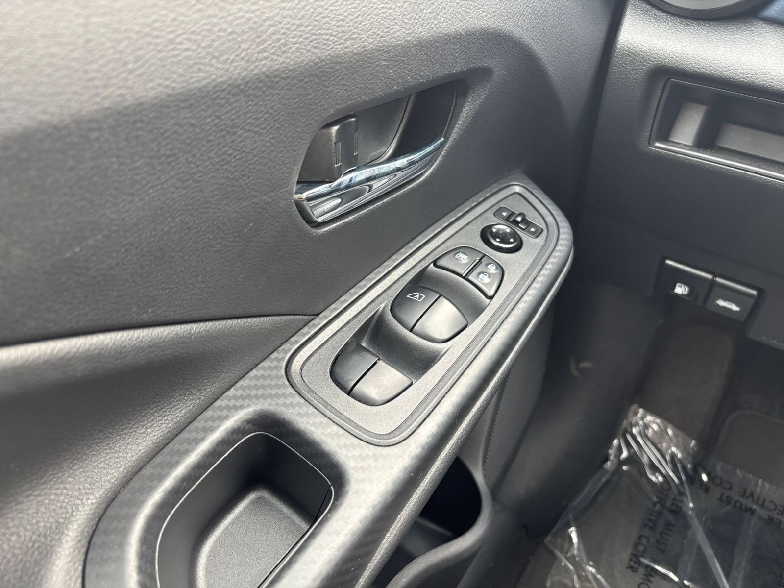 Used 2025 Nissan Versa SV FWD image 15