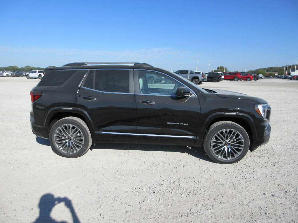 New 2027 GMC Terrain Denali AWD/4WD image 3