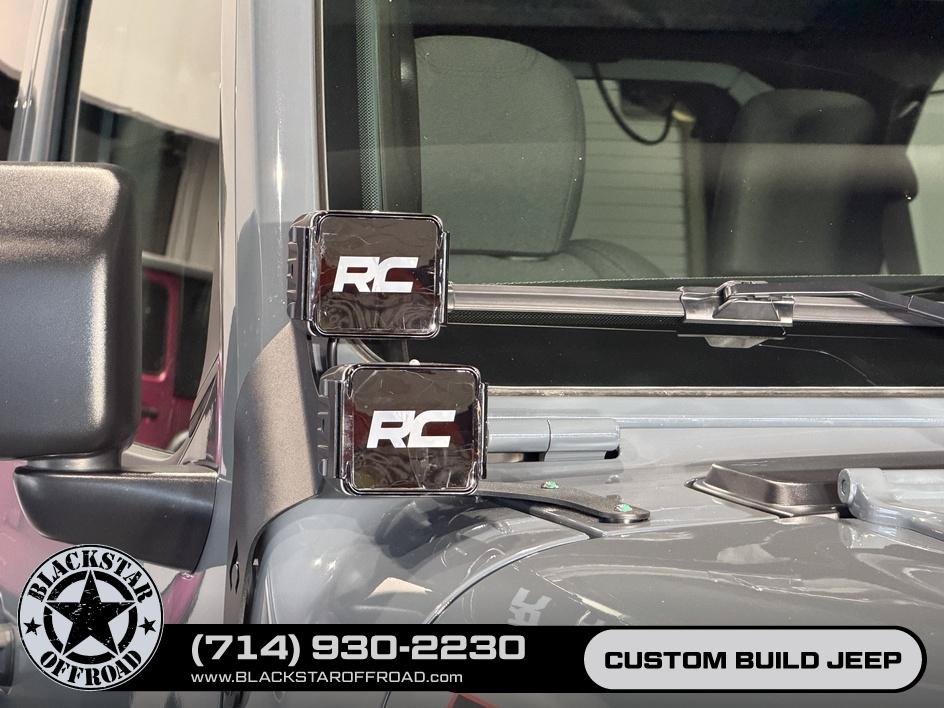 Used 2025 Jeep Wrangler Unlimited Rubicon w/ Convenience Group AWD/4WD image 29