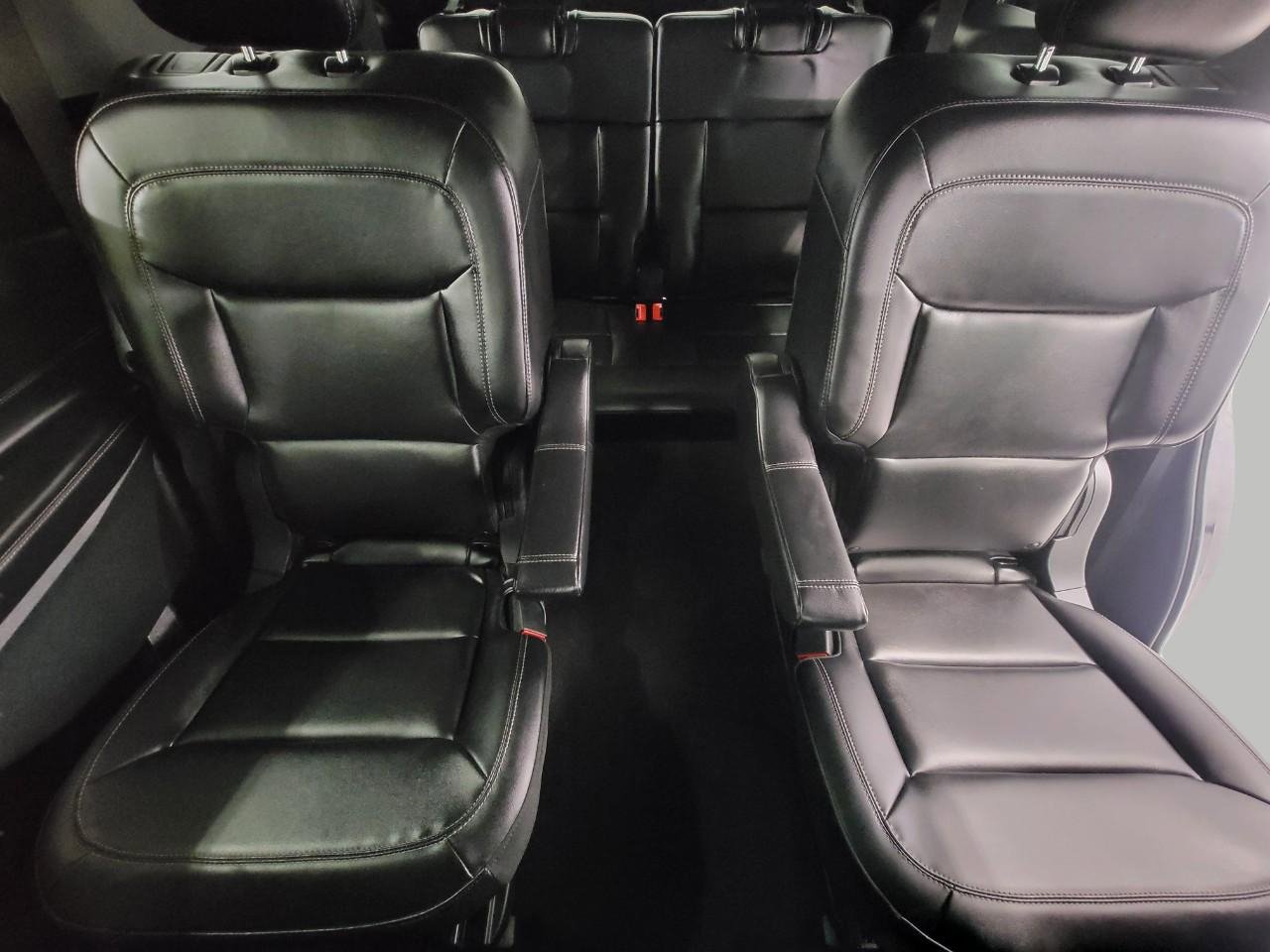 Used 2023 Ford Explorer XLT w/ Equipment Group 202A image 23