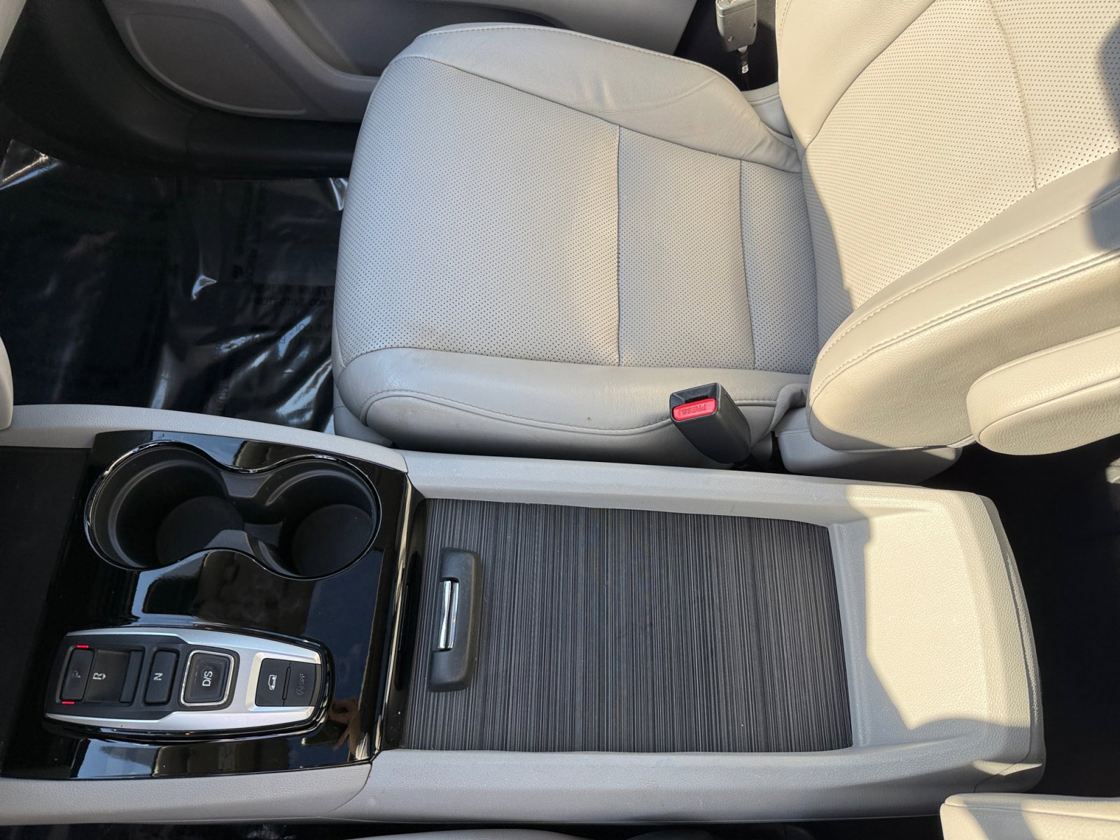 Used 2016 Honda Pilot Elite image 14