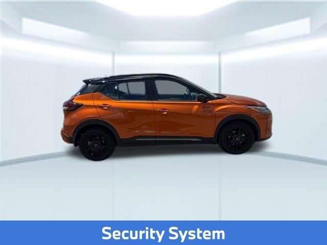 Used 2024 Nissan Kicks SR w/ SR Premium Package FWD image 5