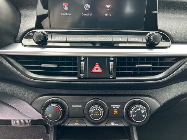 Used 2023 Kia Forte LXS FWD image 28