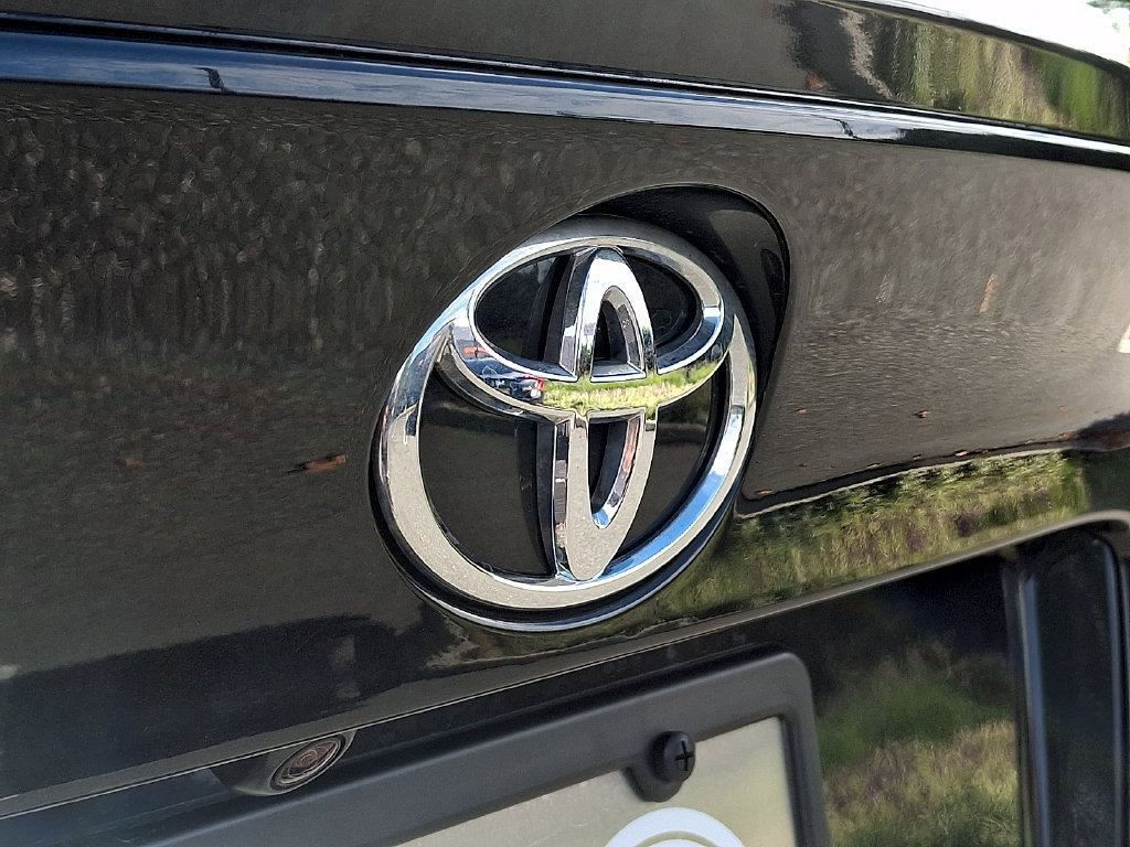 Used 2021 Toyota C-HR XLE FWD image 30