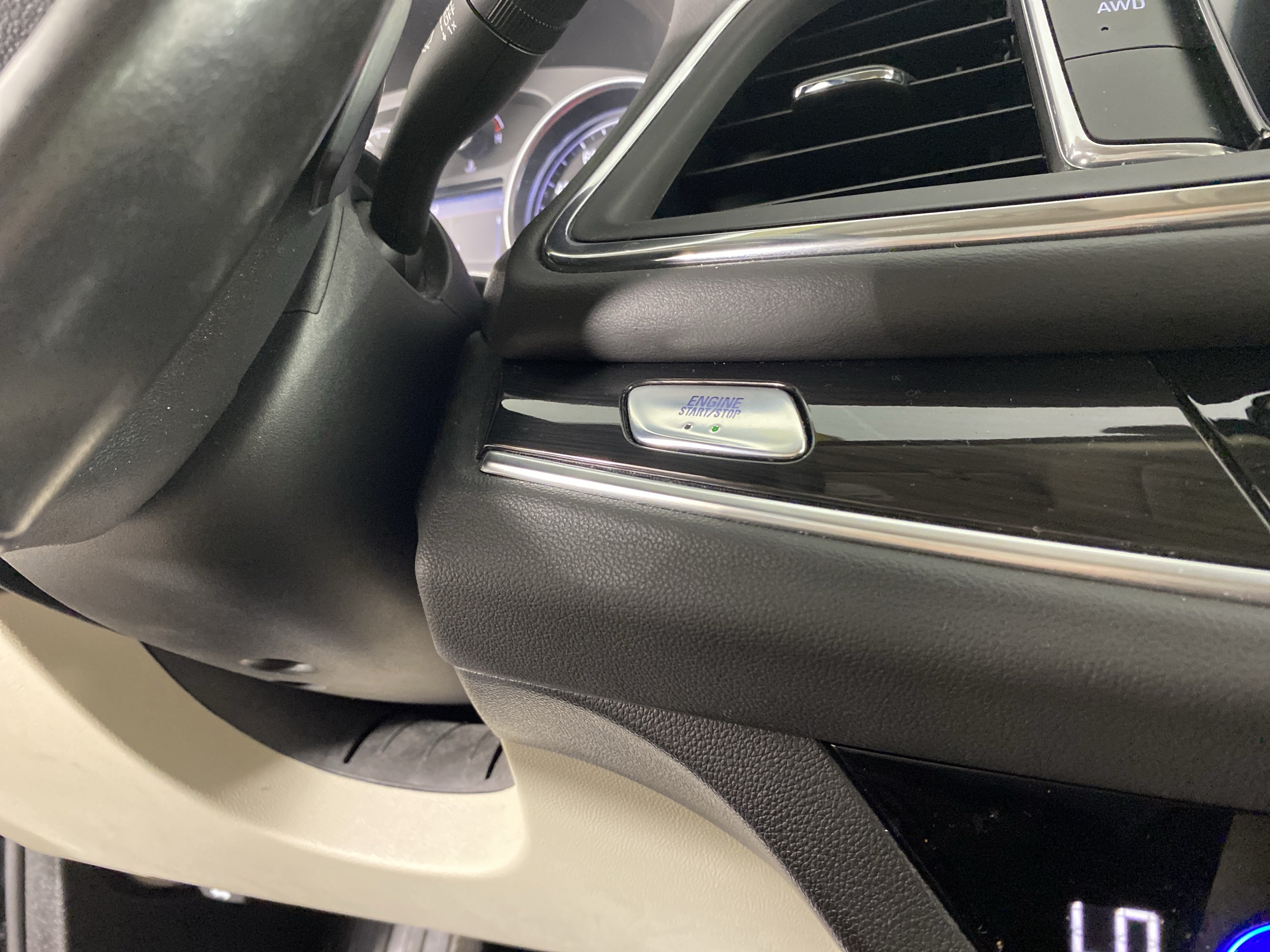 Used 2020 Buick Enclave Essence AWD/4WD image 25