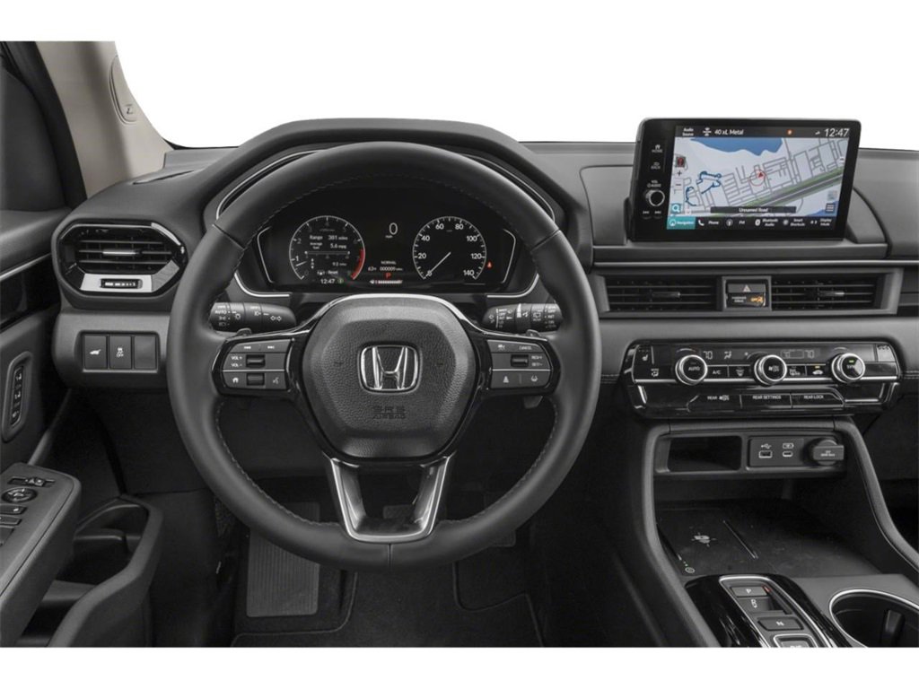 New 2025 Honda Pilot Touring image 4