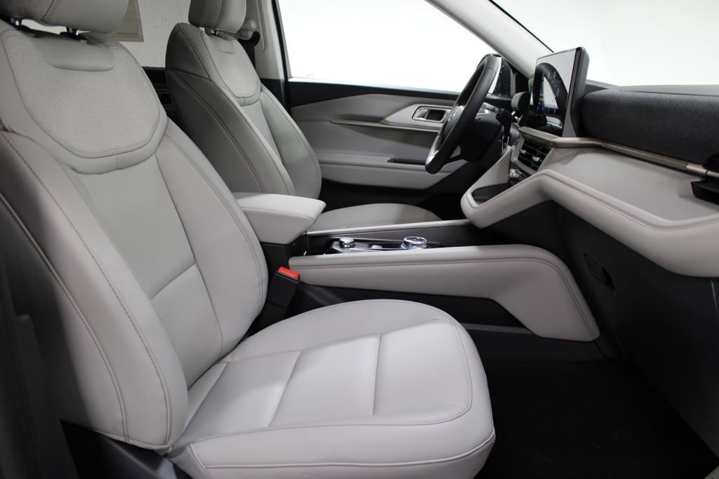 New 2026 Ford Explorer Active AWD/4WD image 29