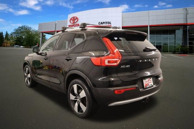 Used 2020 Volvo XC40 T5 Momentum w/ Protection Package image 4
