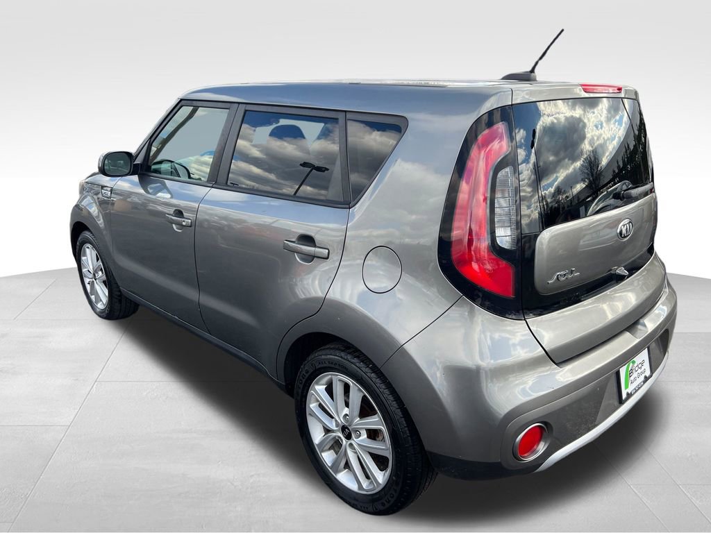Used 2018 Kia Soul + image 6