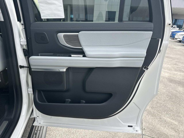 New 2026 Ford Expedition Max Platinum w/ Platinum Ultimate Package AWD/4WD image 16