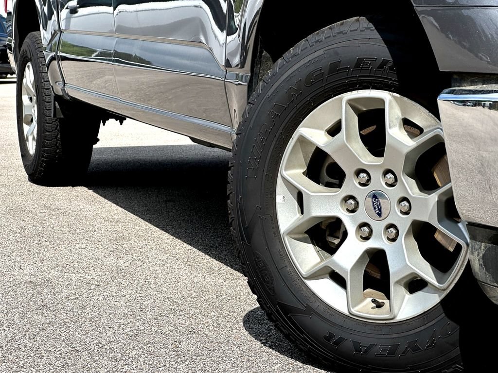 Used 2023 Ford F150 XLT AWD/4WD image 2