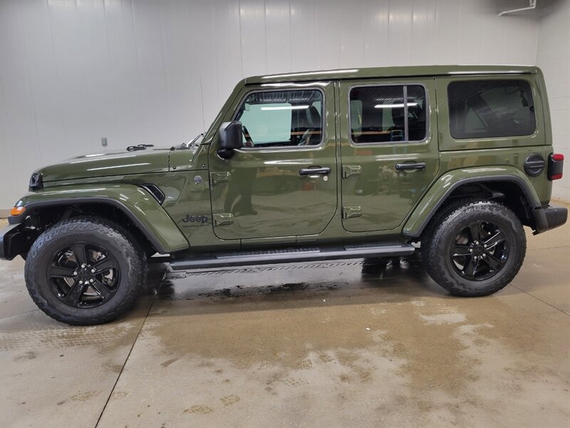 Used 2023 Jeep Wrangler Unlimited Sahara AWD/4WD image 3