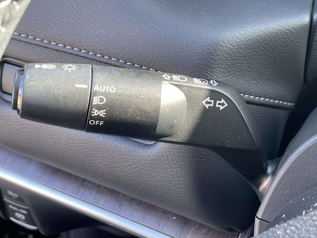 Used 2025 Nissan Armada SL image 23