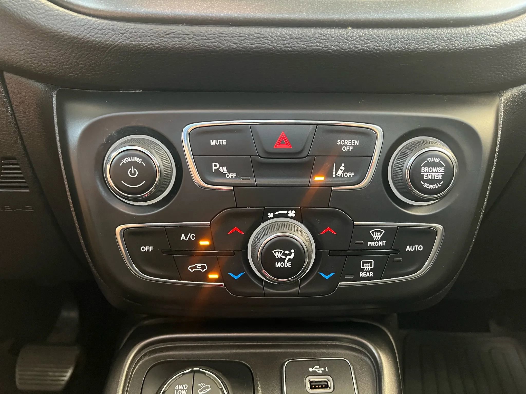 Used 2021 Jeep Compass Trailhawk w/ Convenience Group image 21